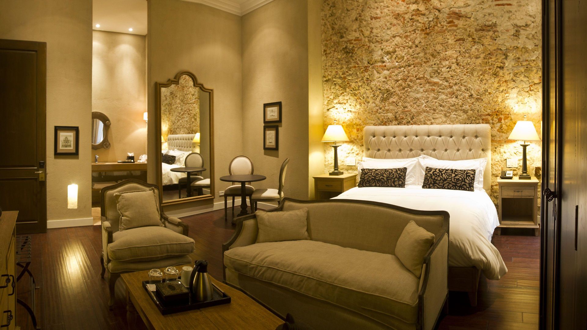 Hotel Bastión Luxury 5*