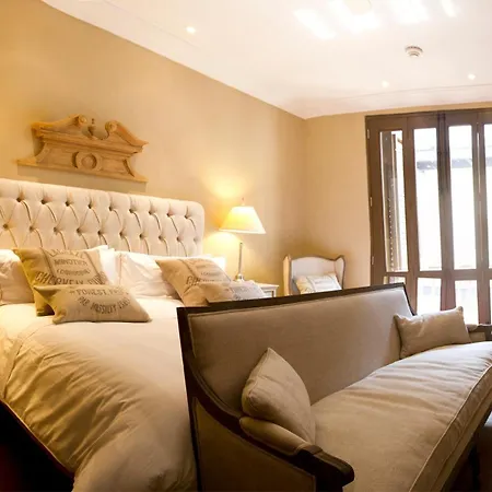 Bastion Luxury Hotel
