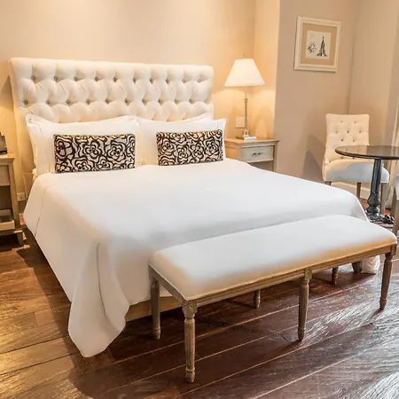Bastion Luxury Hotel